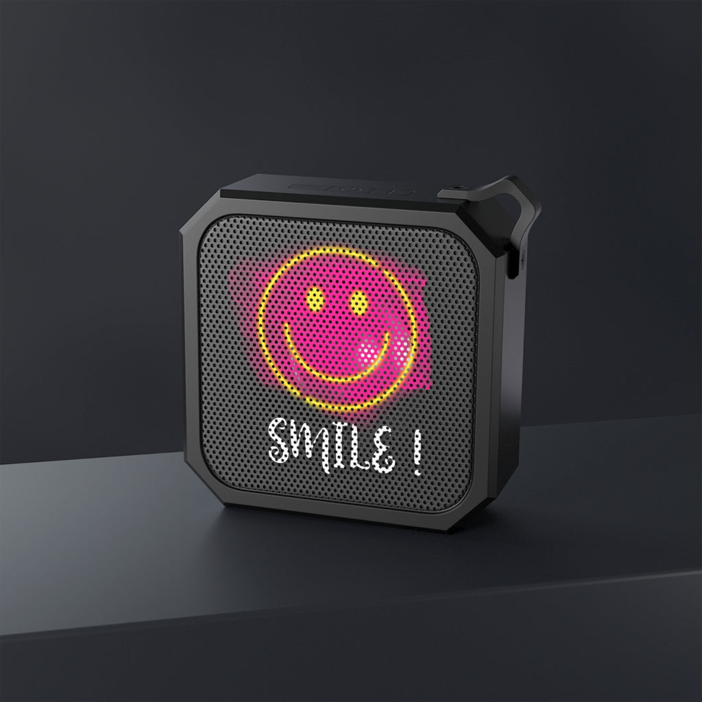 Outdoor Bluetooth Lautsprecher mit Smiley  Wasserfest u.  kraftvoll | Perfekt für Strand, Garten u. Abenteuer