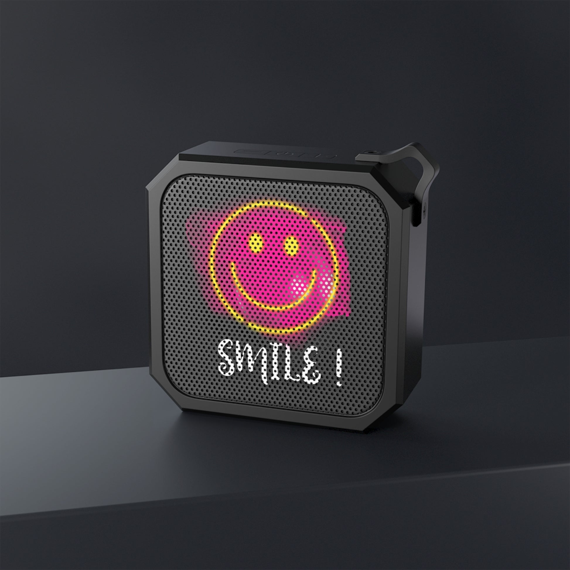 Outdoor Bluetooth Lautsprecher mit Smiley  Wasserfest u.  kraftvoll | Perfekt für Strand, Garten u. Abenteuer